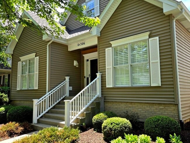 Building Photo - 0N306 Hilts Dr Rental