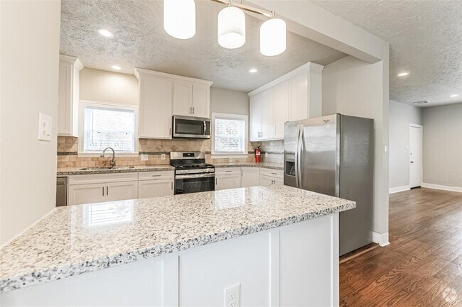 Building Photo - 2802 Arbor St Unit A Rental
