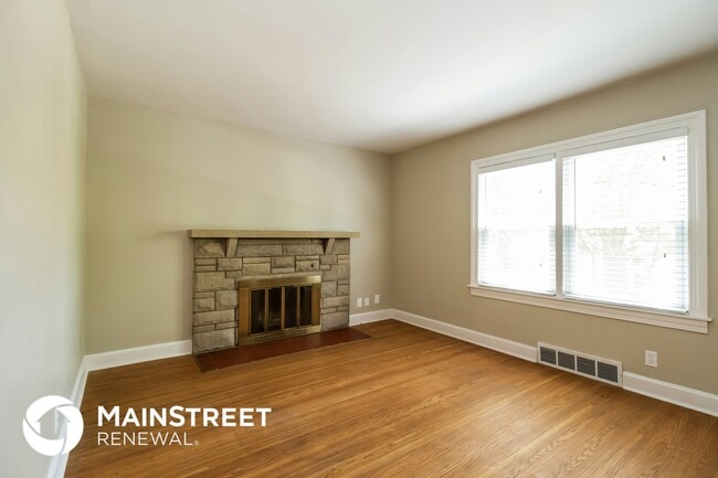 Photo - 4620 Hillside Dr