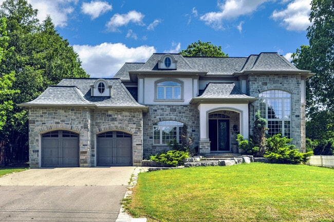 Building Photo - 369 Lees Ln