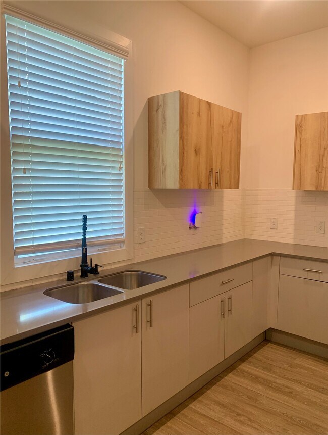 Photo - 10209 Las Nubes Ave