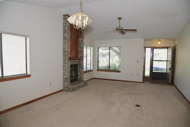 Photo - 344 Evergreen Ave