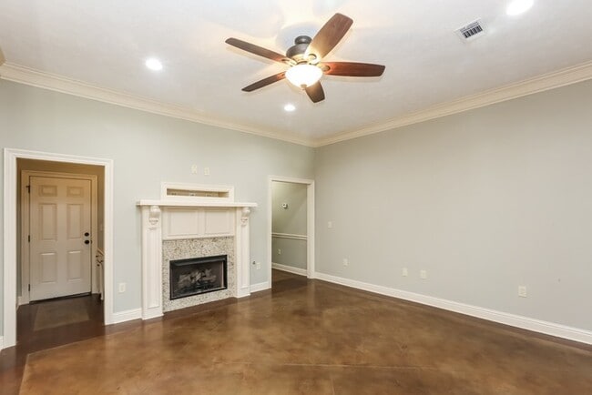 Photo - 717 Hartwood Cove