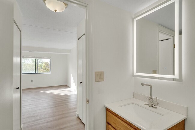 Building Photo - 2500 Mystic Valley Pkwy Unit 806 Rental