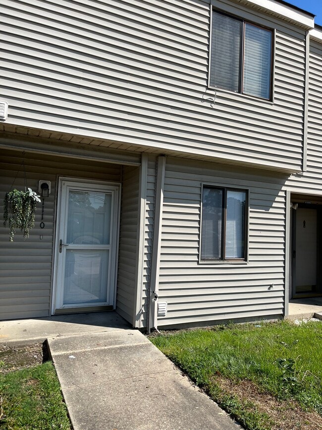 Building Photo - 2826 La Ave