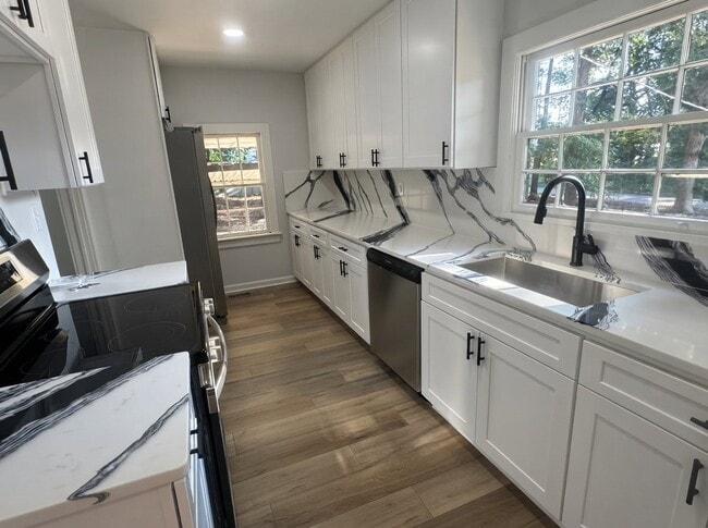 Photo - 1847 Derrill Dr