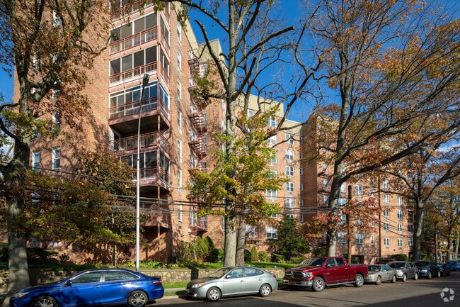 Photo - Wellesley Gardens