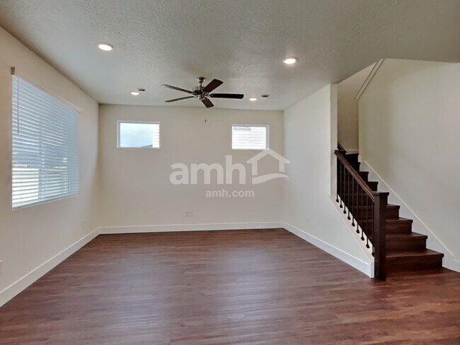 Photo - 3095 N Picton Ave