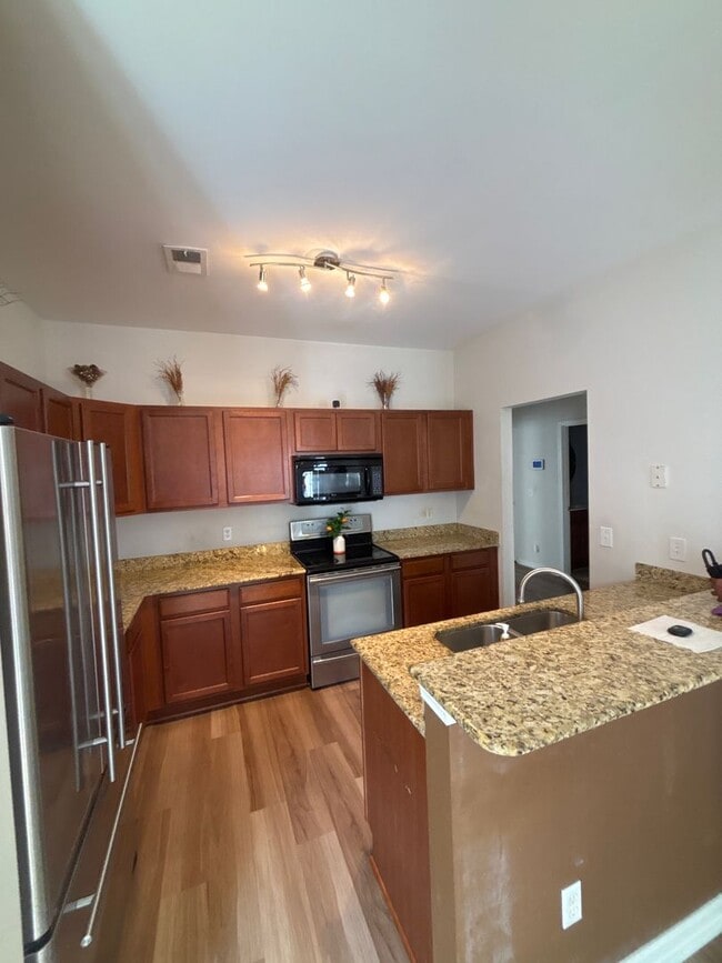 Photo - 657 Cornerstone Cir