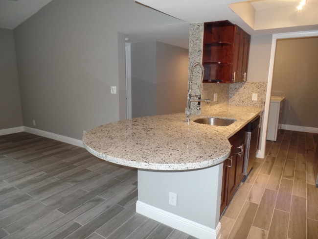 Photo - 5654 Rock Island Rd Unidad 230