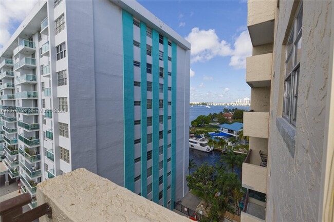 Photo - 2903 N Miami Beach Blvd Unit 806