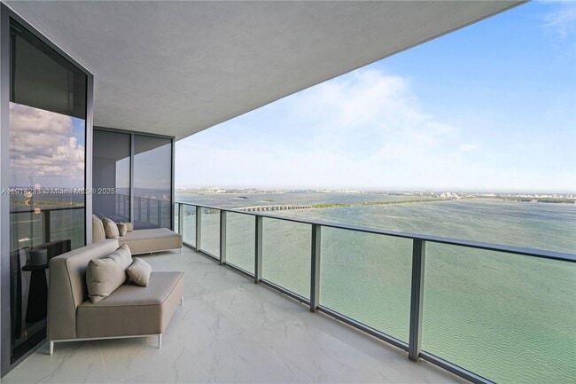 Photo - 700 NE 24th St Unit 3905