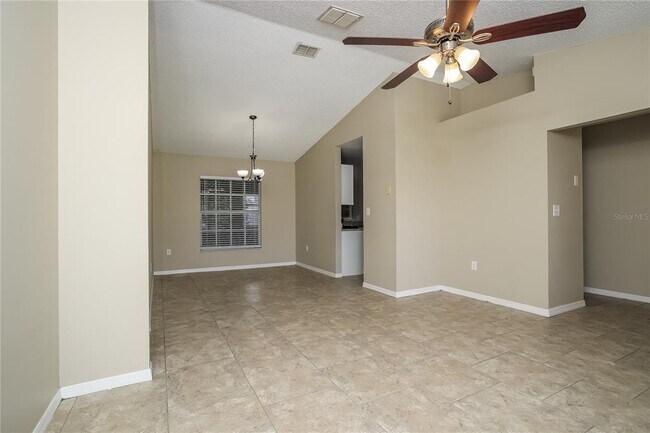 Photo - 725 Maderia Ct