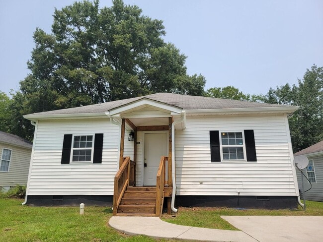 Building Photo - View this home today!  Great 4 bedroom & 1...