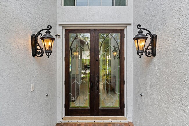 Photo - 702 Maritime Way