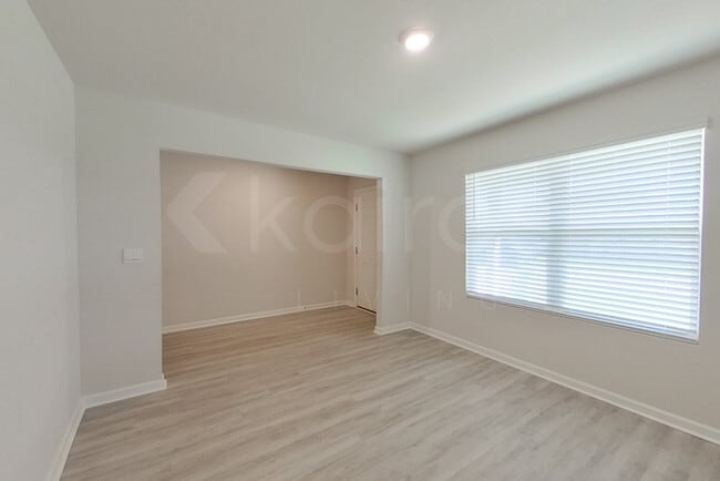 Photo - 245 Monarch Ln