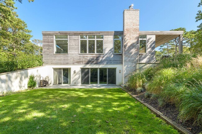 Photo - 1 Paumanok Rd