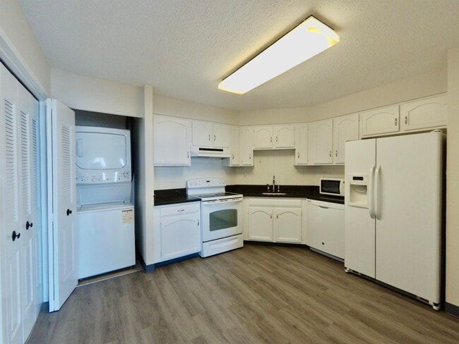 Photo - 1009 Harmon Cove Tower