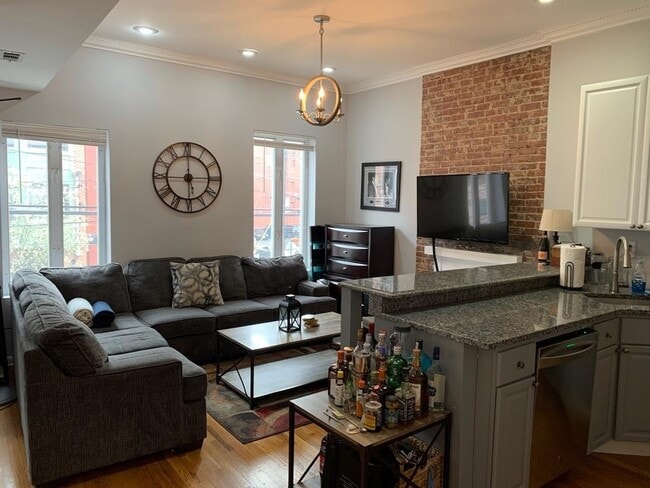 Building Photo - 602 Willow Ave Unit apt 2