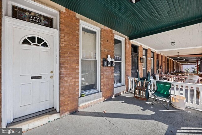 Building Photo - 2537 Madison Ave Unit 3