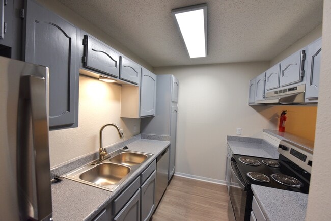 Woodbridge Crossing Apartments