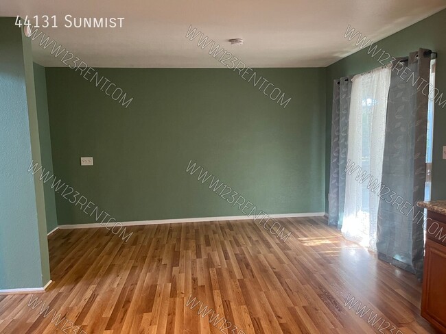 Photo - 44131 Sunmist-
