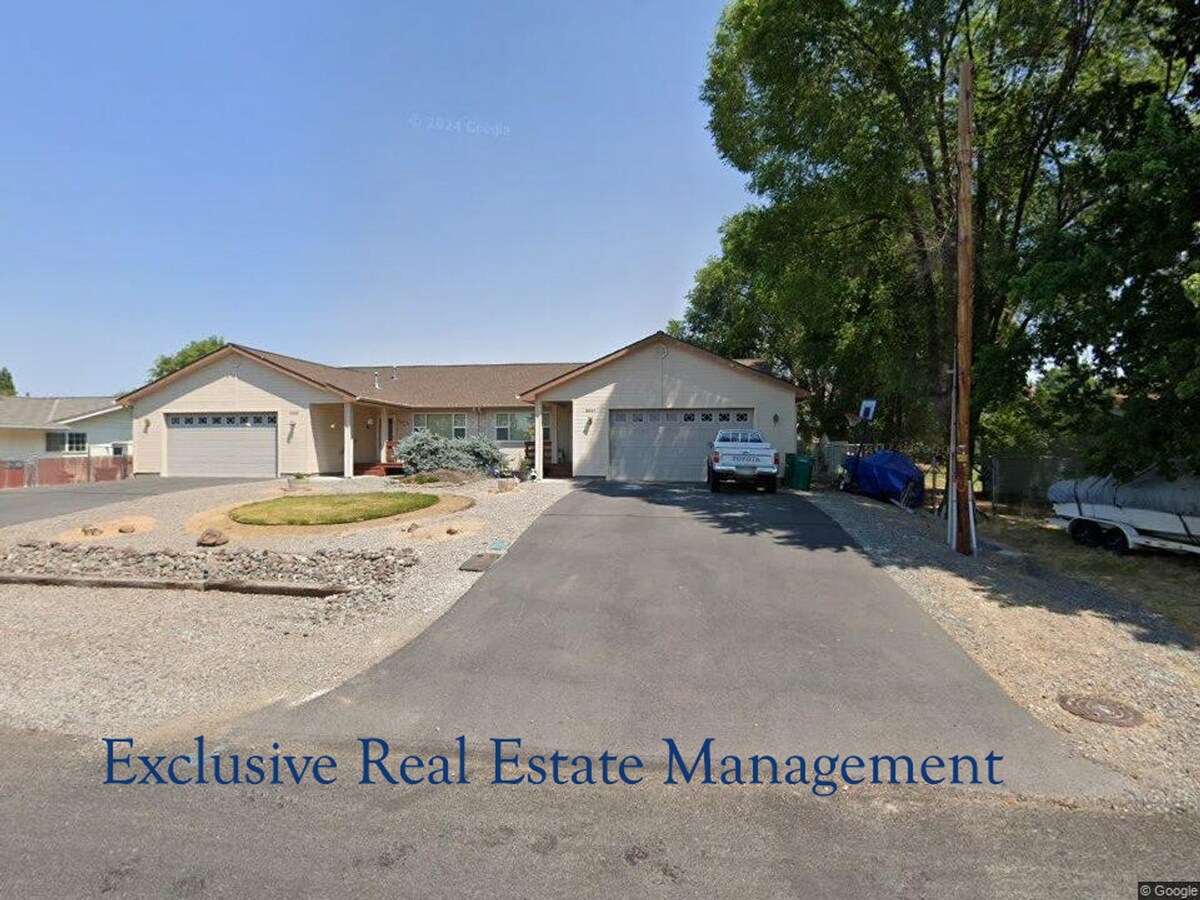 Photo - 2 Bedroom Duplex with Garage