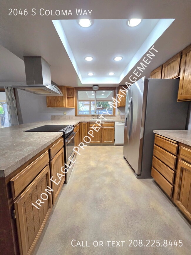 2046 S Coloma Wy