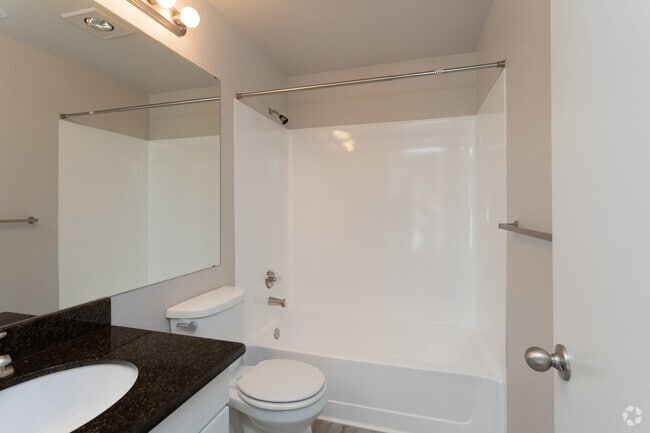 3BR, 2.5BA - 1290SF