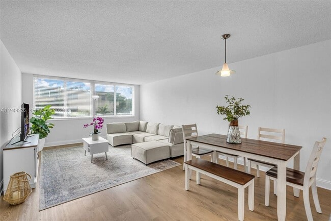 Photo - 9125 SW 77th Ave Unit 202