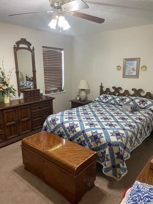 Photo - 107 Travellers Ln