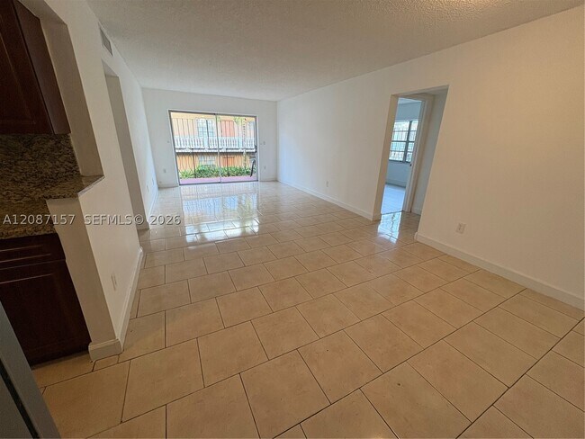 Photo - 633 S Royal Poinciana Blvd Unit B218