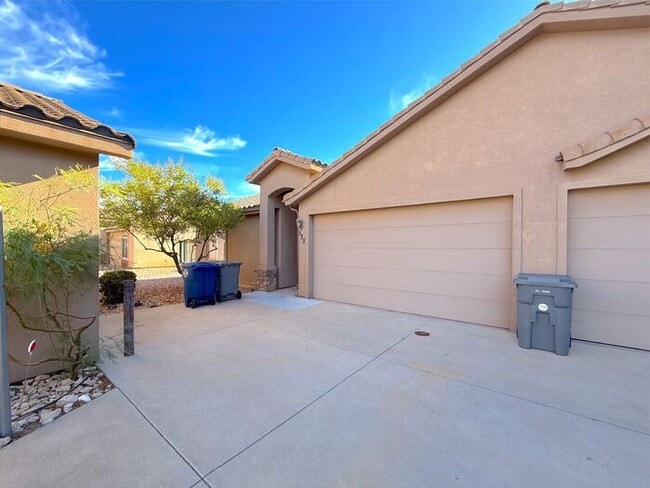 Photo - 3 Bed, 2 Bath, 2 Car garage Duplex Unit