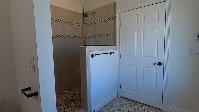 1439 Huntoon St Unit Loft Apartment