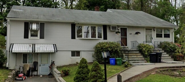 Building Photo - 127 Jay St Unit 2 Rental