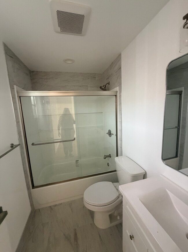 Photo - 10844 Odell Ave
