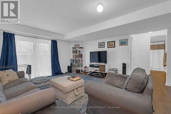 Photo - 194 Country Ln