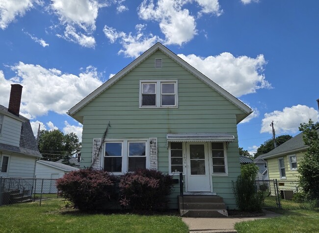 Building Photo - 1536 41st St