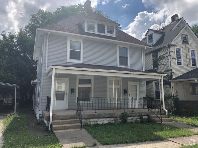 Building Photo - Spacious 2 Bedroom Half Double Rental
