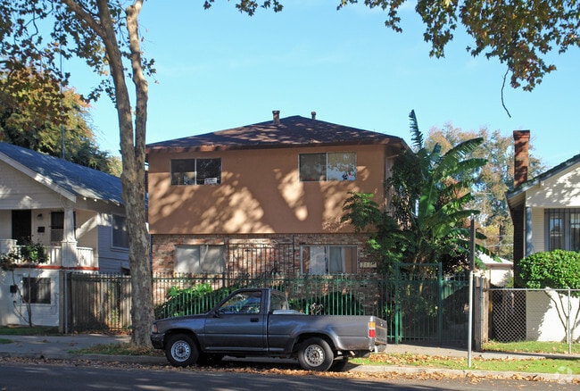 Building Photo - 1213 V St