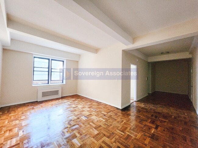 Building Photo - 525-527 Riverdale Avenue Rental
