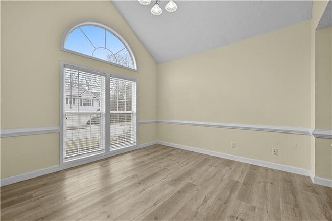 Photo - 675 Manor Glen Dr