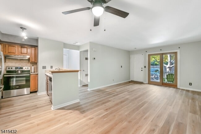 Photo - 83 Mayfield Rd Unit 83