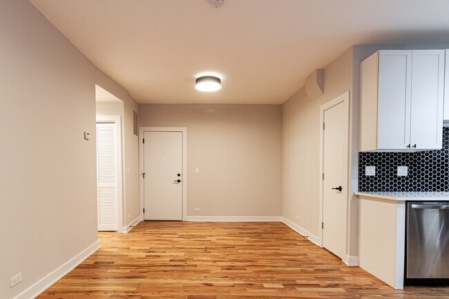 Photo - 655 W Wrightwood Ave