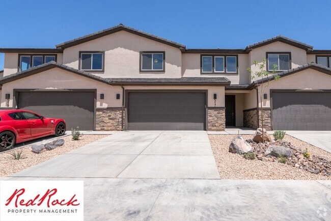 Building Photo - 4 Bedroom, 2.5 Bathroom Townhome in Hurric...