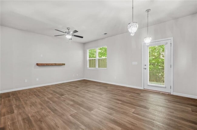 Photo - 3181 Meadowstone Ln SW