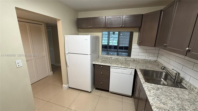 Photo - 8350 Sands Point Blvd Unidad E204