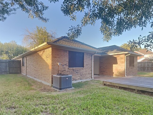 Building Photo - 4906 Black Rock St