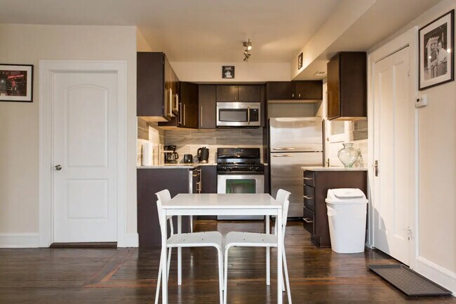 Photo - 4136 W Palmer St Unit 2L