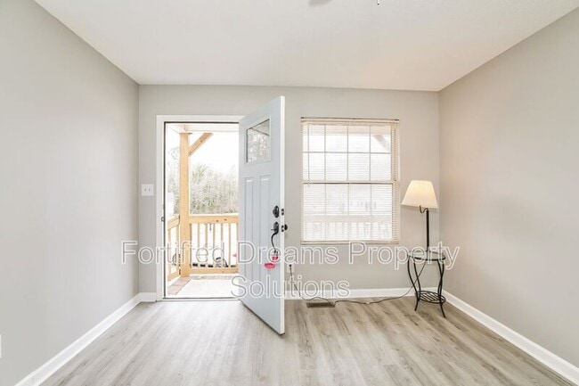 Photo - 2208 Gable Way Unit B